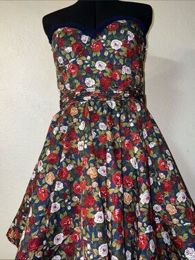 Minuet Floral Strapless Fit & Flare Dress NWT Size Large Cottagecore Rose Print